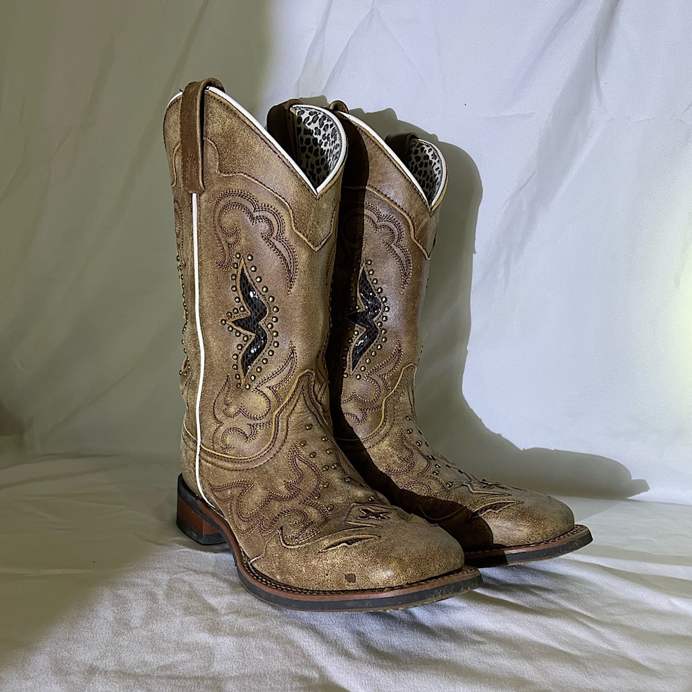LAREDO WOMEN'S SPELLBOUND WESTERN PERFORMANCE BOOTS - BROAD SQUARE TOE